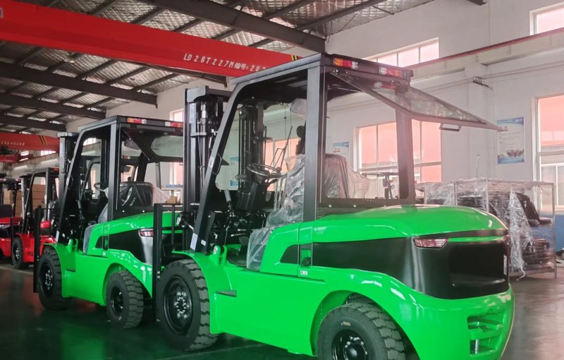 ATLAPEX Forklift Equipado con Mitsubishi s4s para clientes extranjeros