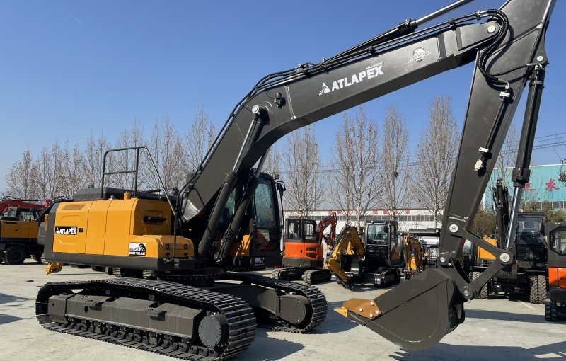 La excavadora de orugas ATLAPEX APX230: potencia, eficiencia y comodidad