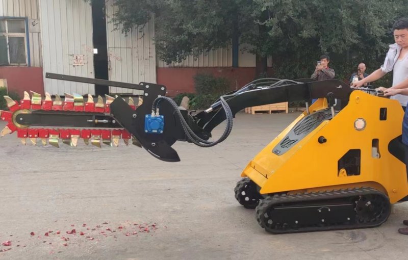 ​Atlapex Skid Steer Loader con Trencher: Eficiencia y Versatilidad en la Construcción