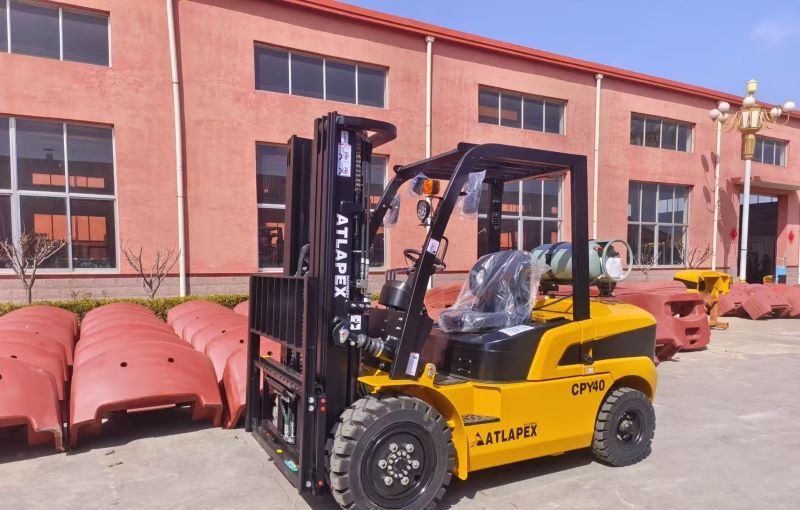 La Carretilla Elevadora CPY40 LPG: Potencia, Eficiencia y Ergonomía Redefinidas