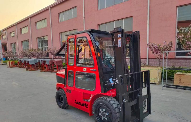 ATLAPEX Forklifts with Semi-Closed and Fully Closed Cabs