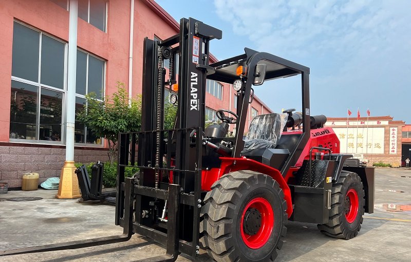 ATLAPEX All Terrain Articulated Off-Road Forklift