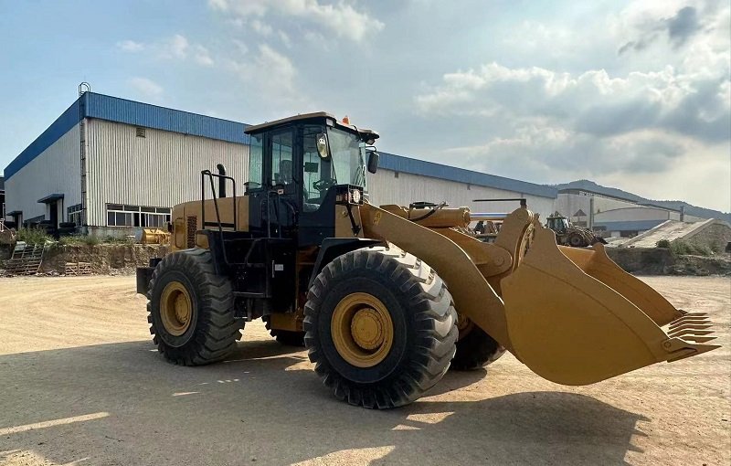 ATLAPEX 966 MODEL 6TON WHEEL LOADER 