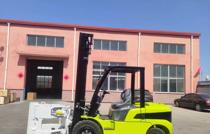 ATLAPEX  Electric forklift CPD30 with Paper Roll Clamp