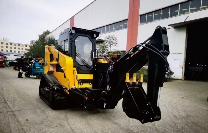 ATLAPEX:Versatile skid steer loader that can be used with a backhoe