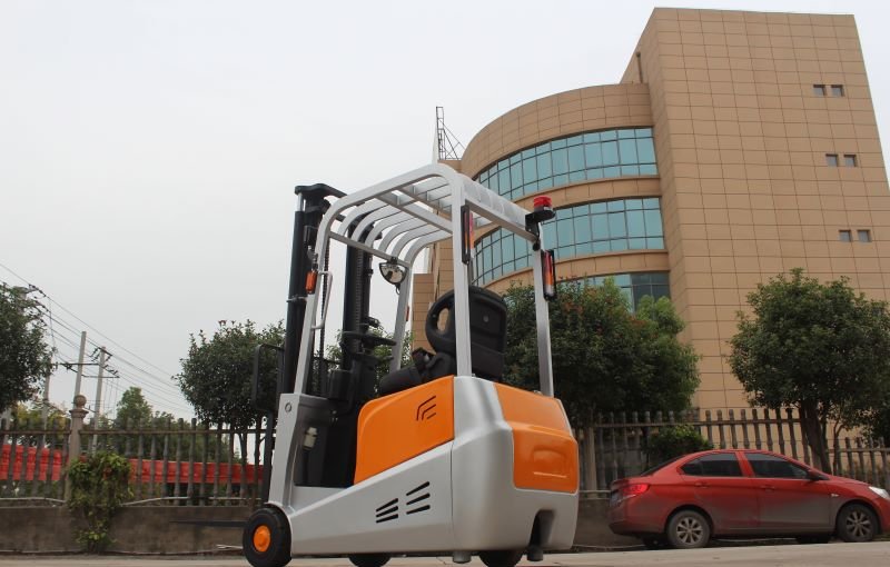 New member of the ATLAPEX forklift series—three-wheel electric forklift!