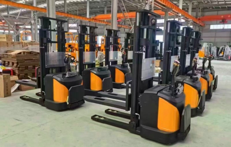 Introducing ATLAPEX Brand New Series Product - Electric Pallet Stacker Forklift