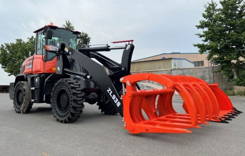 ATLAPEX wheel loader with 4.5m dump height and 1.7m fork