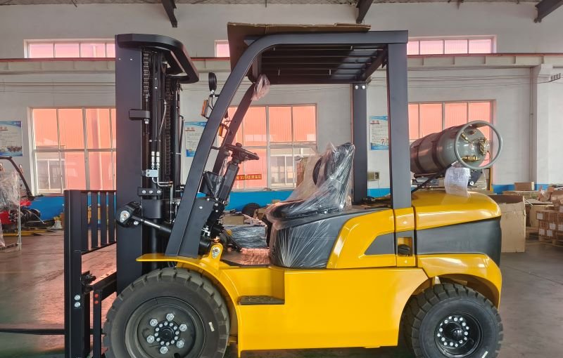 3.5 ton LPG forklift with EPA certified PSI engine
