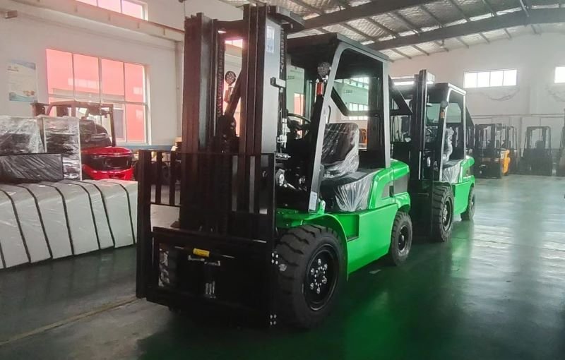 The ATLAPEX Electric Forklift with a 16.6kW Three-Phase AC Motor