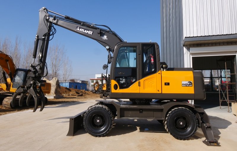 ATLAPEX APX105W: The Ultimate 10.5 Ton Timber Grab Excavator