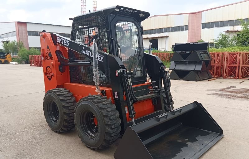 Exploring the Features and Benefits of the ATLAPEX Skid Steer Loader