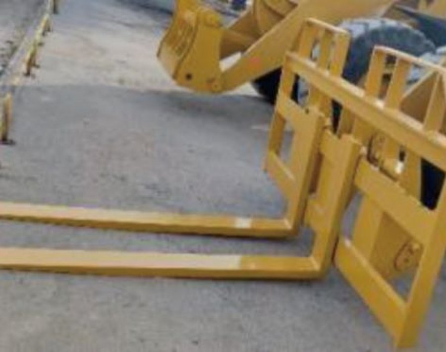 Wheel Loader Attachment: Pallet Fork