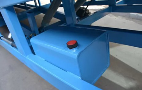 Hydraulic oil tank