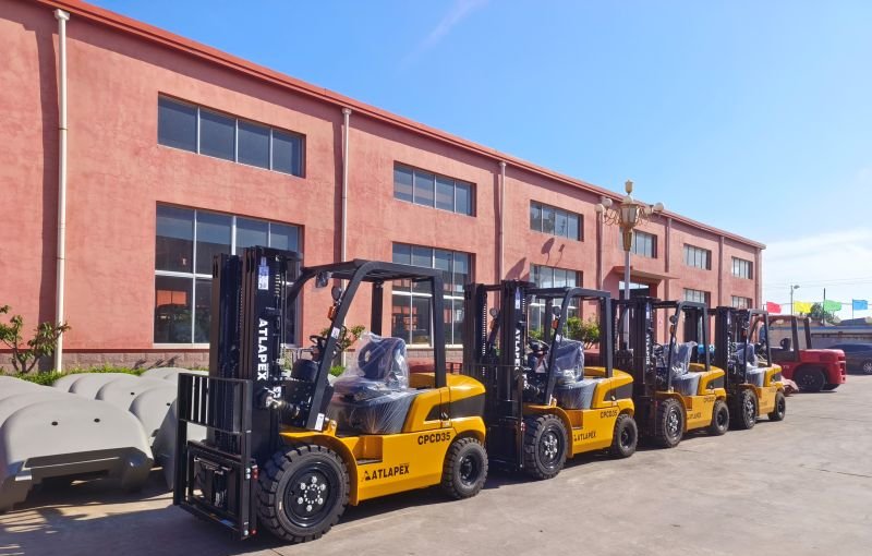 Optimizing Material Handling: The 3.5 Ton Diesel Forklift with Side Shifter and 3×4.5m Mast