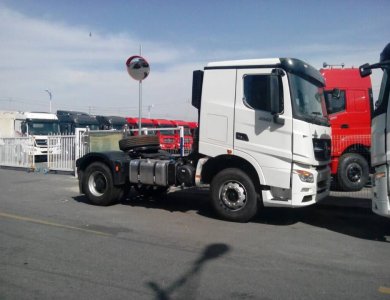 Beiben V3 4x2 420hp Tractor Truck