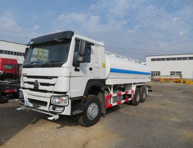 China Brand New Sinotruk HOWO 20000L Water Tank Truck for Sale
