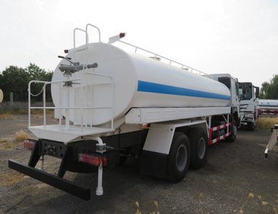 Sinotruk HOWO 6x4 Water Sprinkler Truck 20CBM