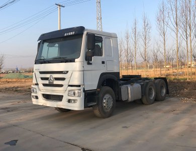 Low Price 371hp Used SINOTRUK HOWO Truck Tractor