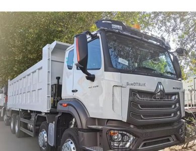 SINOTRUK HOWO NX 8x4 30m³ Tipper Truck for Sale 