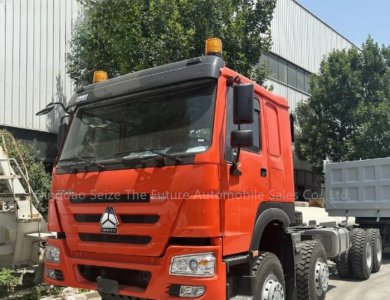 HOWO 8x4 430hp Tractor Truck 12 Wheel 60t