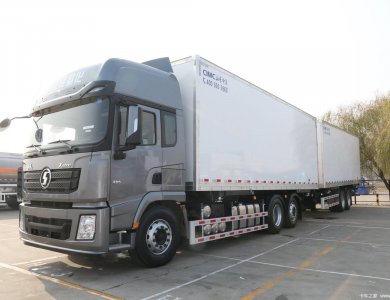 SHACMAN X3000 6x2 Van box Cargo Truck 350HP for Algeria