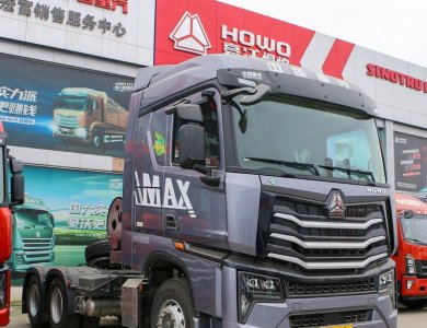 HOWO Max 480hp 6x4 10Wheels LNG TRACTOR TRUCK