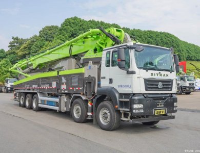 SINOTRUK SITRAK C7H 540hp 10X4 67m ZOOMLION Concrete Pump Truck