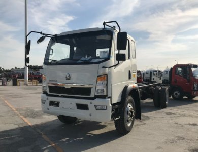 SINOTRUK HOWO 4X2 160HP RHD Truck Chassis