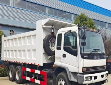 Isuzu FVZ 6x4 brand new van with Isuzu 6HK1 diesel fuel efficient diesel engine heavy duty truck