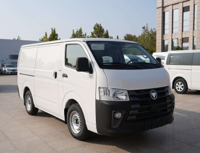China Brand New Foton Landscape G7 Mini Van White Flat Roof Diesel 4X2 Mini Van
