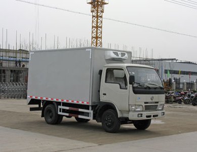 Dongfeng 4x2 Refrigerated van truck for sale