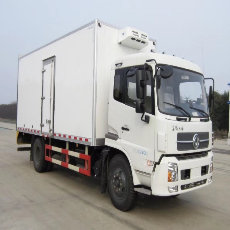Dongfeng refrigerator truck 15ton 4*2 Cummins engine for sale
