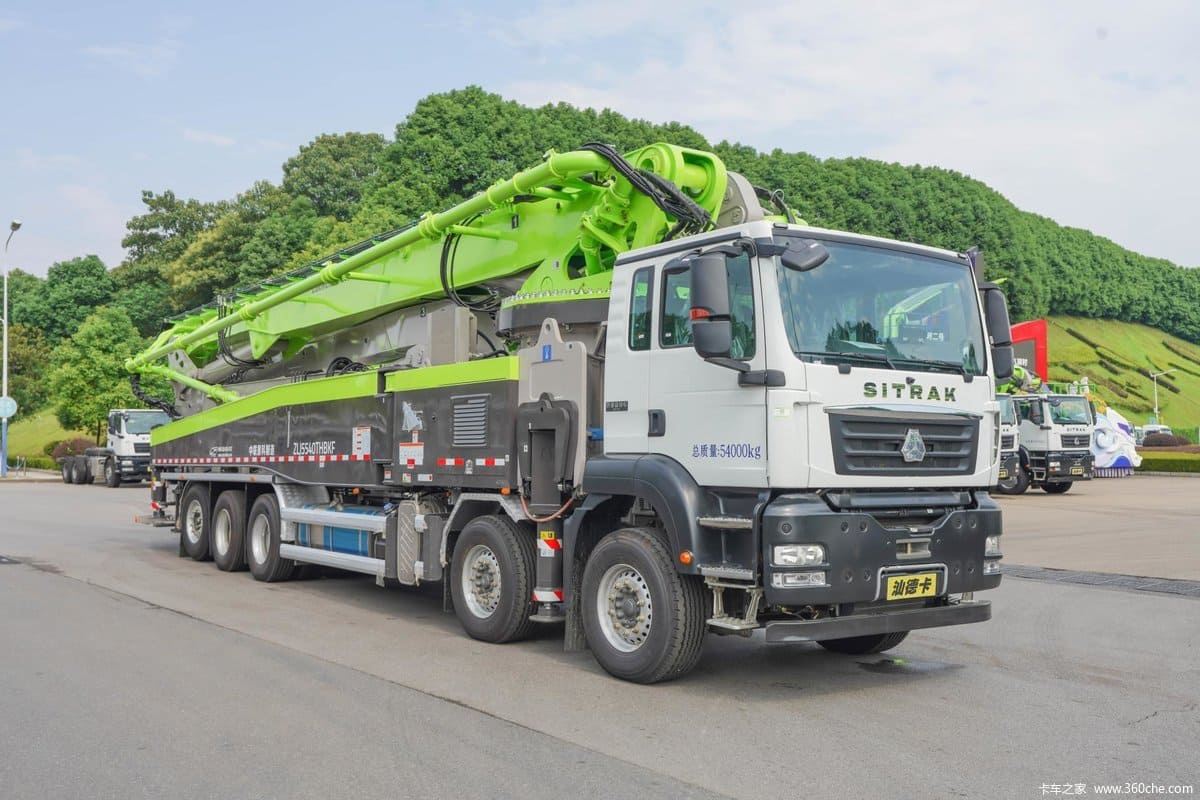 SINOTRUK SITRAK C7H 540hp 10X4 67m ZOOMLION Concrete Pump Truck