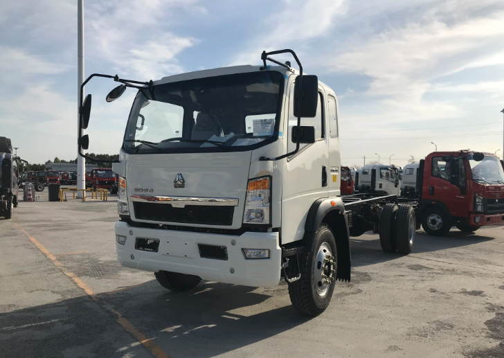 SINOTRUK HOWO 4X2 160HP RHD Truck Chassis