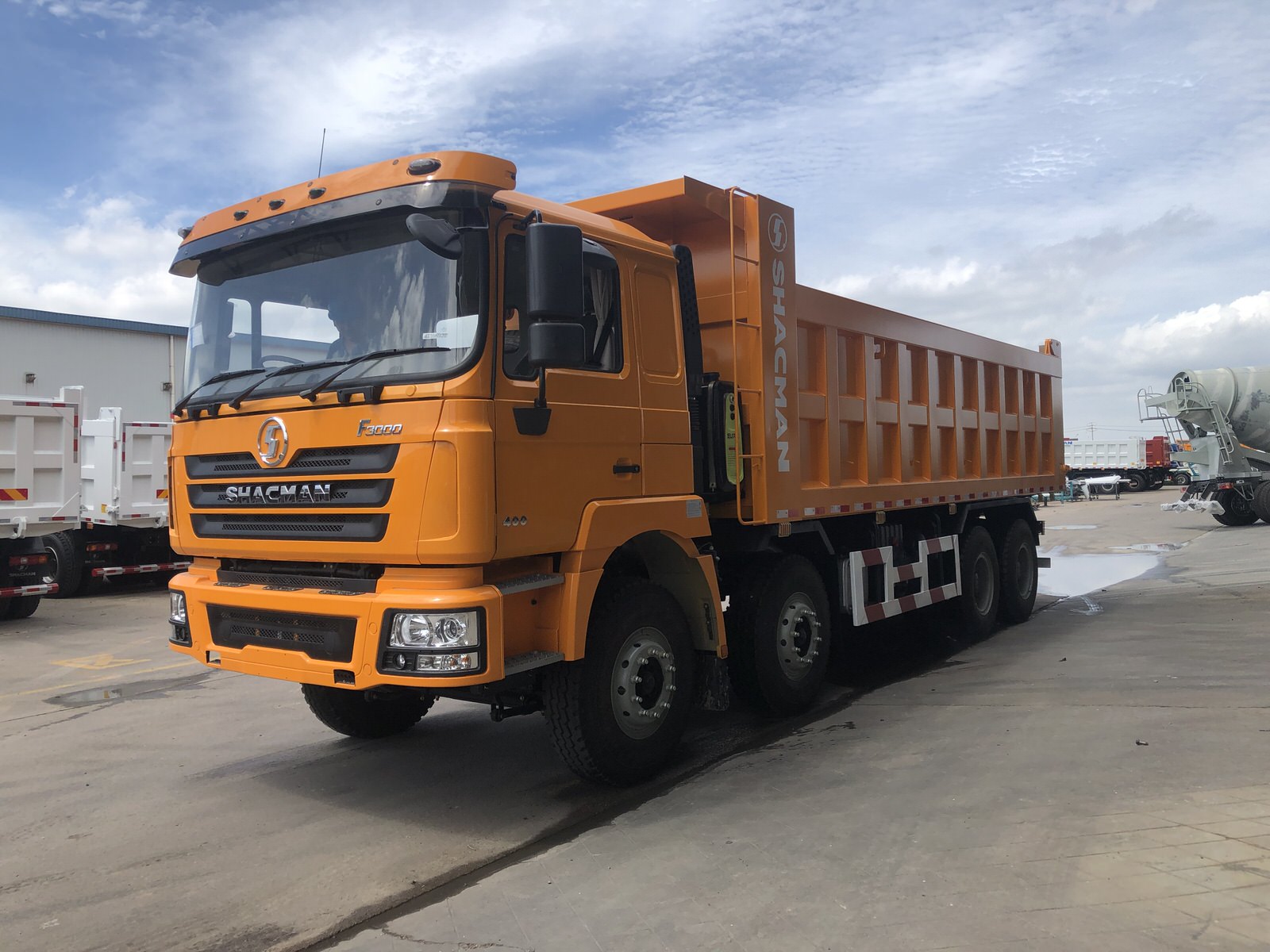 Shacman X3000 8x4 420HP 50T Cummins Engine Dump Truck