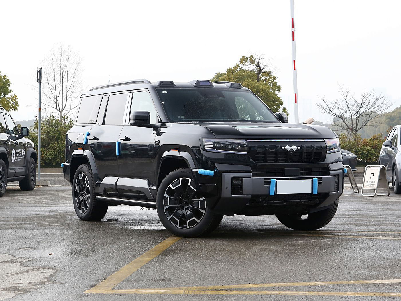 Wholesale BYD Leopard Bao 8 2025 Fang Cheng Bao 8 PHEV High-end Version Chinese SUV