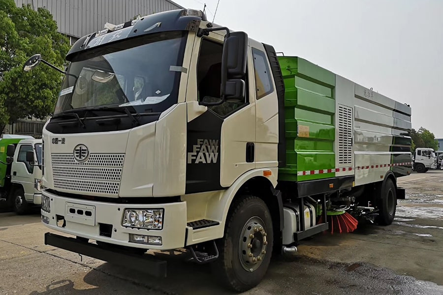 FAW 8-Ton 16 m³ Pavement Sweeper & Washer Truck – 180 HP Euro-3 Road-Cleaning Broomer for Sale
