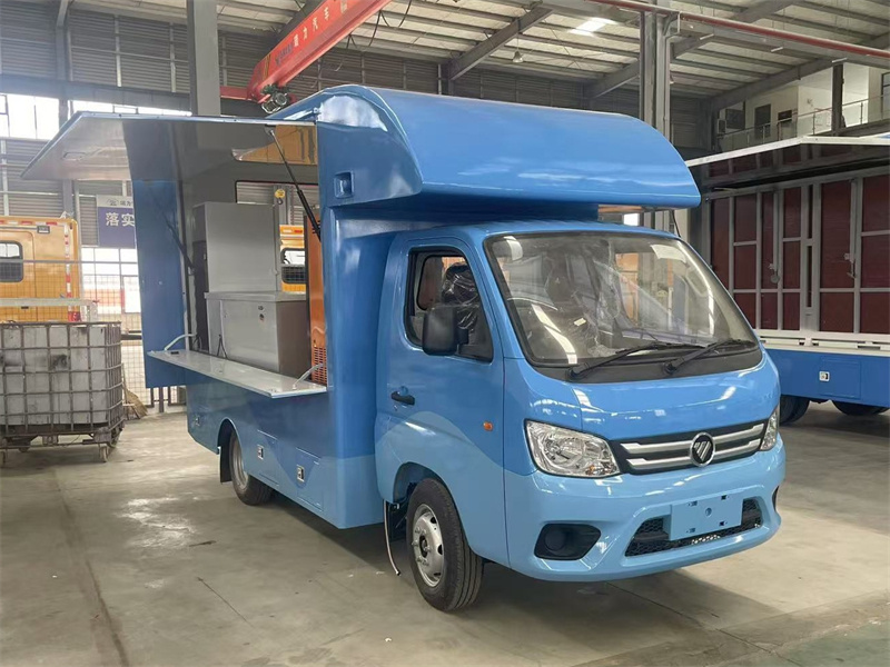 Foton M1 4x2 47HP Diesel 5-Speed Transmission Mini Food Truck Mobile Restaurant Car for Sale