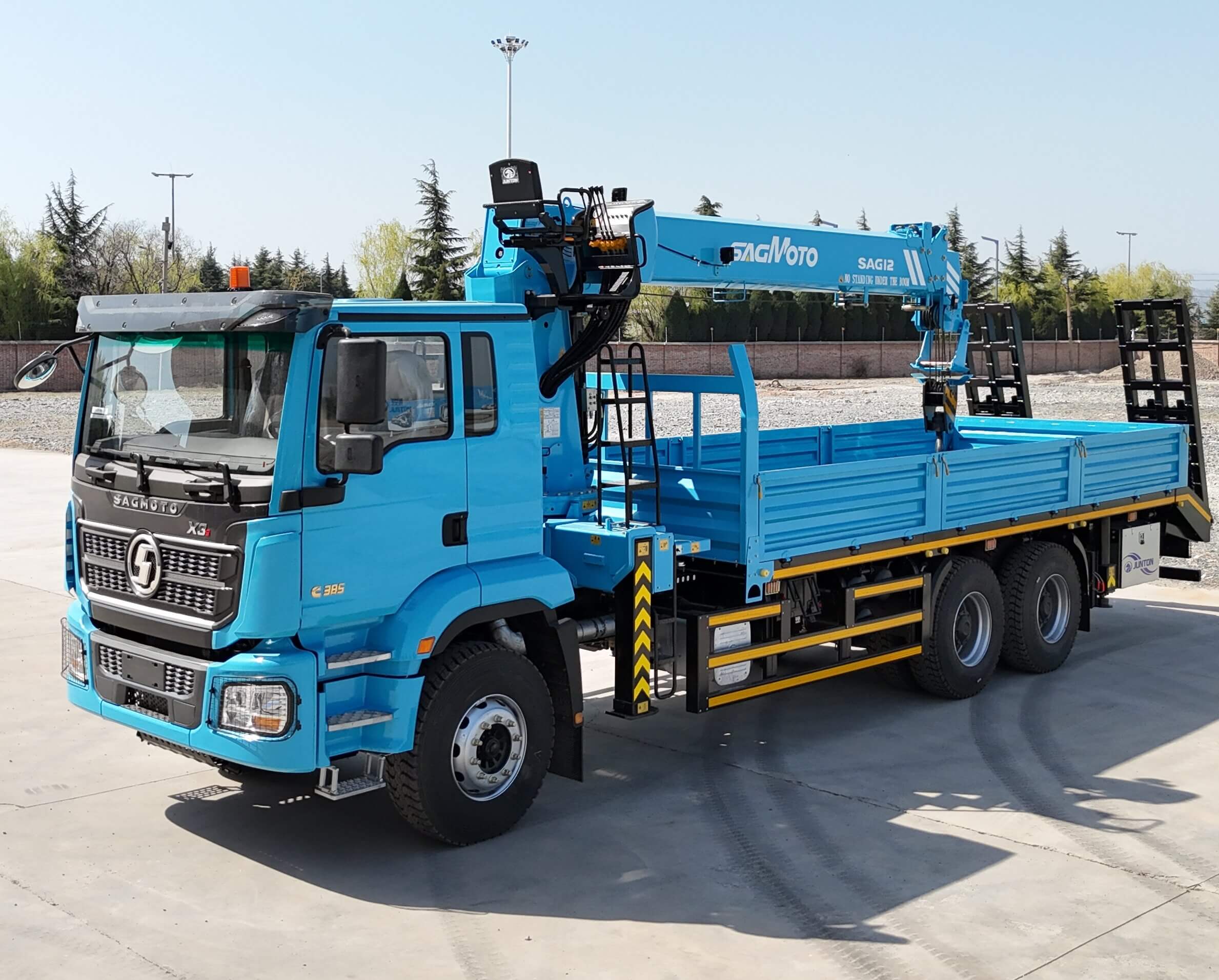 SHACMAN SAGMOTO X3s 6X4 420HP Truck Mounted-Crane