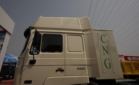 SINOTRUK HOWO A7 CNG Tractor Truck