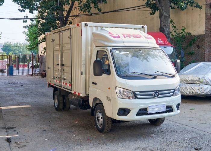 FOTON Xiangling M Brand New 2t 4x2 Mini Van Truck for Sale (1)