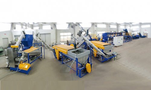 PET bottle crushing and recycling plant